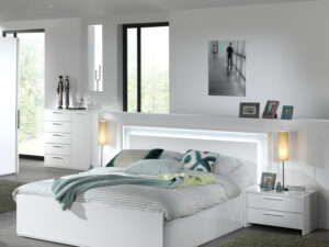 Chambre a coucher complete en blanc laque avec lit 160x200 eclairage LED armoire miroir et chevets collection VERONA décor
